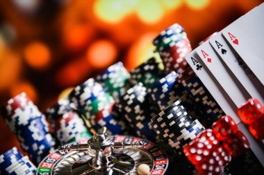 Golden Toad slot game interface showing five reels and paytable on nemoslot mobile